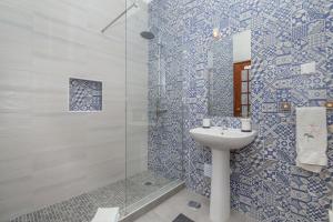 Ένα μπάνιο στο Casa dos Pais