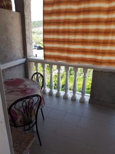 Balkón alebo terasa v ubytovaní Apartmani Škarić
