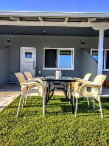 Fotografia z galérie ubytovania ONAR by the sea Luxurious Apartments v destinácii Flogita
