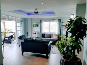 Posedenie v ubytovaní Ocean Crest Villas