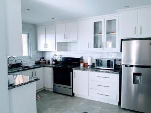 Kuchyňa alebo kuchynka v ubytovaní Ocean Crest Villas
