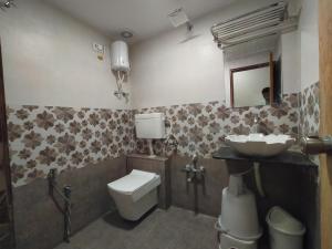Vannituba majutusasutuses Hotel Neelkamal