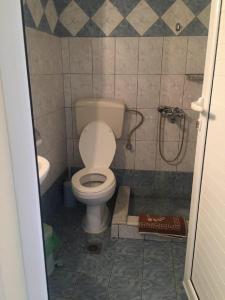A bathroom at PLAZA Studios