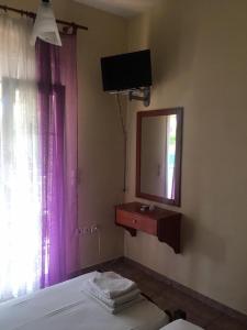 A bed or beds in a room at PLAZA Studios