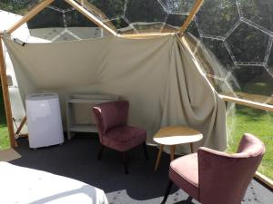 圣吉隆Camping Parc d'Audinac les Bains 3 étoiles - Piscine chauffée - Vue montagne的相册照片