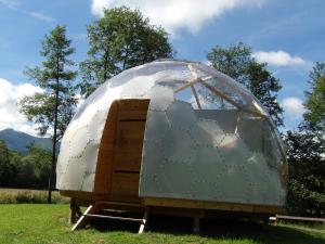 圣吉隆Camping Parc d'Audinac les Bains 3 étoiles - Piscine chauffée - Vue montagne的相册照片