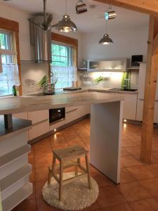 Kuchyň nebo kuchyňský kout v ubytování Ferienhaus Ahornallee