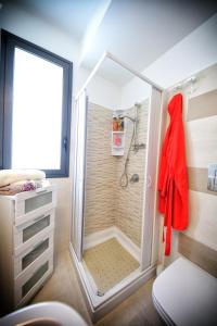Ванна кімната в Villa sul mare DON TOTO'