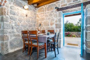 Patio nebo venkovní prostory v ubytování Stone house Goranova kuća
