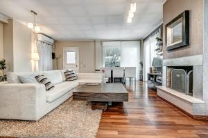 Posezení v ubytování Ktima Loumoumba, Private Villa
