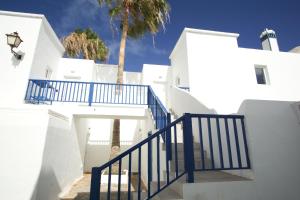 Gallery image of Apartment Cucharas Beach - Pool - Beach 2 min - Free AC & Wifi in Costa Teguise