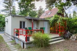 Photo de la galerie de l'établissement Cottage by the Lake, à Balatonudvari