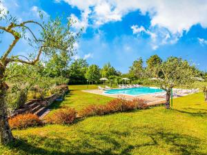 Piscina en o cerca de Quaint Farmhouse in Capannoli with Swimming Pool