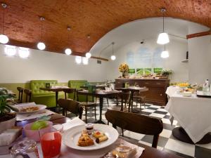 Gallery image of Graziella Patio Hotel in Arezzo