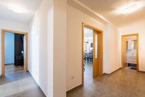 Zdjęcie z galerii obiektu Downtown Apartment Helena w mieście Opatija