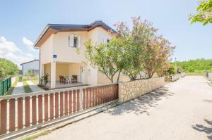 Fotografie z fotogalerie ubytování Apartment Savka v destinaci Batalaži