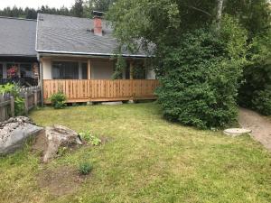 Vonkajšia záhrada v ubytovaní Katarina's cozy bungalov