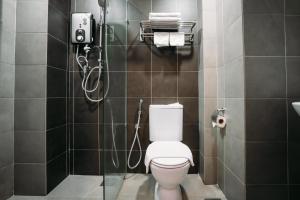 Koupelna v ubytování B Lot Hotel