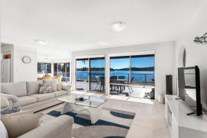 Gallery image of 2 The Shores - Waterfront Unit with Uninterrupted Water Views in Soldiers Point