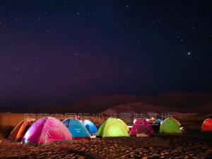 Foto dalla galleria di Dunhuang Vivian Desert Camping a Dunhuang