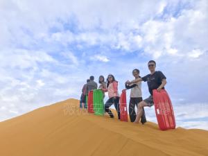 Foto dalla galleria di Dunhuang Vivian Desert Camping a Dunhuang