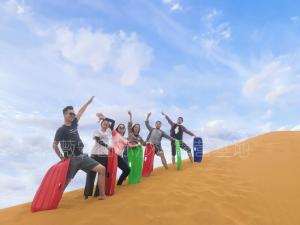 Foto dalla galleria di Dunhuang Vivian Desert Camping a Dunhuang