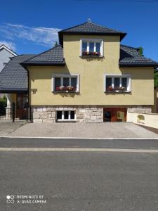 Budova, kde se aparthotel nachází