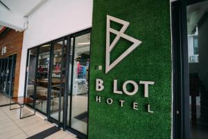 Certifikát, hodnocení, plakát nebo jiný dokument vystavený v ubytování B Lot Hotel