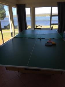 Stolní tenis v ubytování Breede View Holiday Home nebo okolí