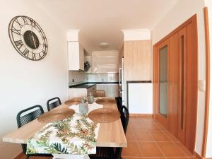 Kuchnia lub aneks kuchenny w obiekcie APARTAMENTO ANTOPA MAR