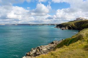 Fistral Beach Garden Apartment 3