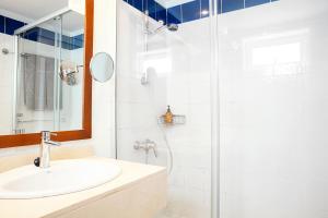 Ein Badezimmer in der Unterkunft Sunprime Atlantic View Suite & Spa