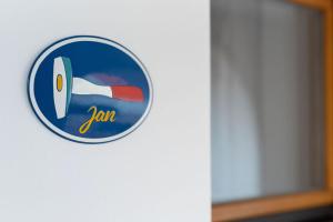 Certifikát, hodnocení, plakát nebo jiný dokument vystavený v ubytování Dům Přátel Pavlova