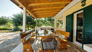 Patio nebo venkovní prostory v ubytování Villa Legacy