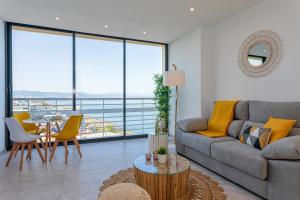 Posedenie v ubytovaní Mar Infinito. Apartment with dream views