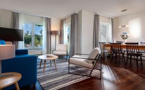 Precise Resort Marina Wolfsbruch - Familienapartments的休息区