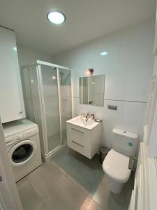 Kúpeľňa v ubytovaní Apartament El Far + 13 fotografií