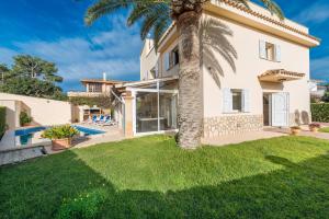 Ogród w obiekcie VILLA MANOLO DE L´ALZINA