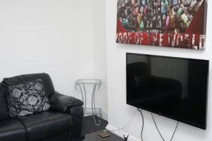 Hullidays - University Side Lg 4 bed House TV 또는 엔터테인먼트 센터