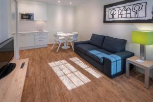 Kuchnia lub aneks kuchenny w obiekcie Apartments Playa de Castelldefels