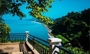 a view of the ocean from a bluff at Guest House Lasha in Mtsvane Konts'khi