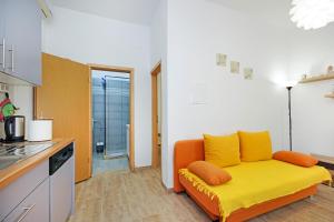 Kuhinja oz. manjša kuhinja v nastanitvi Apartments Silva