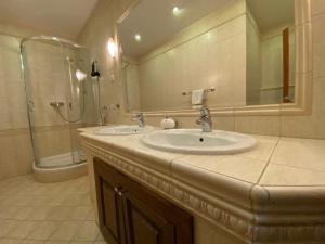 Ett badrum på Penzion Le Monde