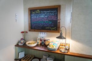 A television and/or entertainment center at Jedburgh Guest House 