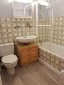 Koupelna v ubytování Studio tout confort avec vue sur les sommets