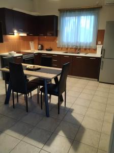 A kitchen or kitchenette at N&Μ