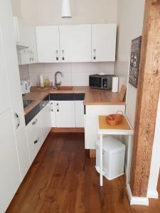 Küche/Küchenzeile in der Unterkunft 3 wunderschöne Ferienwohnungen Kornhoff