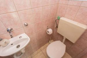 Łazienka w obiekcie Apartman Ceković