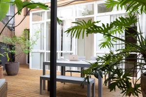 A balcony or terrace at DestinationBCN Universitat Apartments