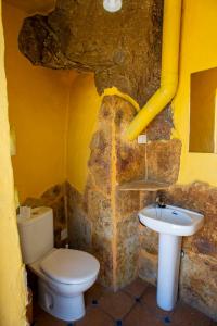 Koupelna v ubytování Casa Cueva El Caidero